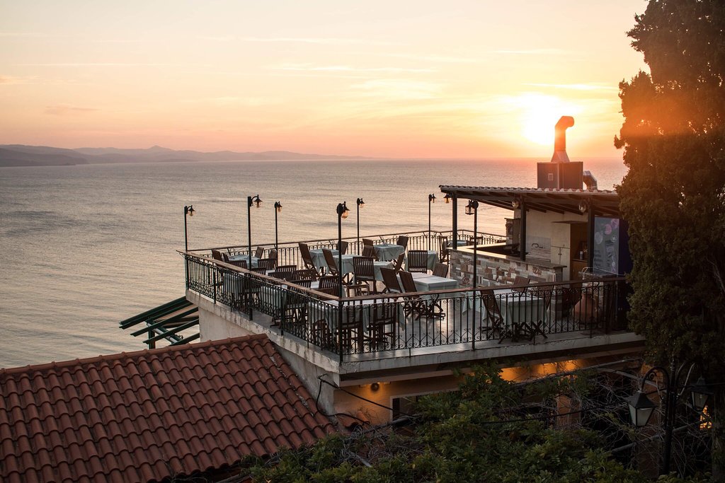 gatos restaurant lesvos.jpg